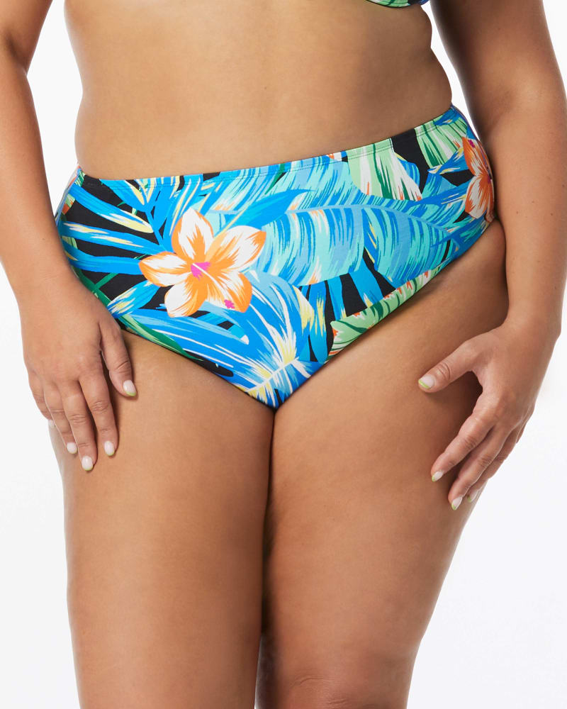 Front of a model wearing a size L HIGH ESTEEM BOTTOM in BLACK MLT by Coco Reef. | dia_product_style_image_id:332740
